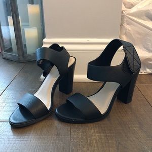 black & velcro strap